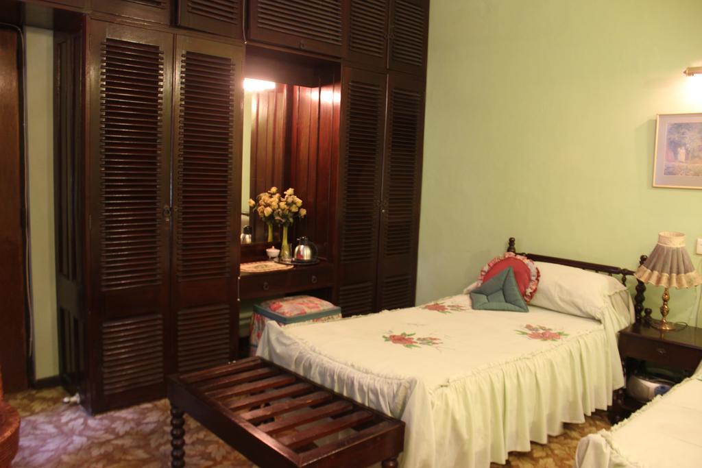 Vista Garden Guest House Коломбо Екстериор снимка