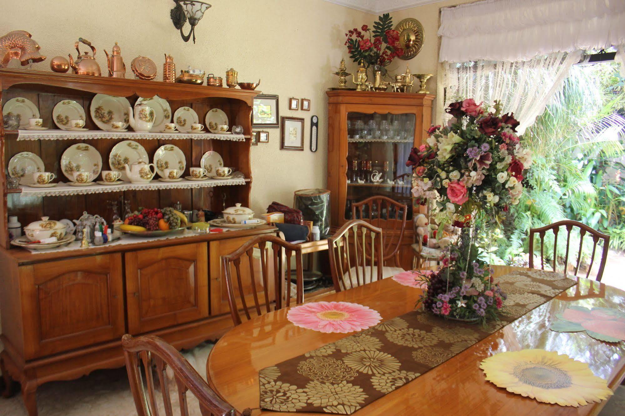 Vista Garden Guest House Коломбо Екстериор снимка